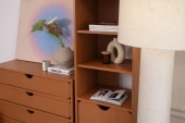 Niko komoda se zásuvkami Cihlová (Hluboká Sahara)