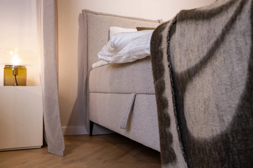Kontinentální postel Pillow Conti